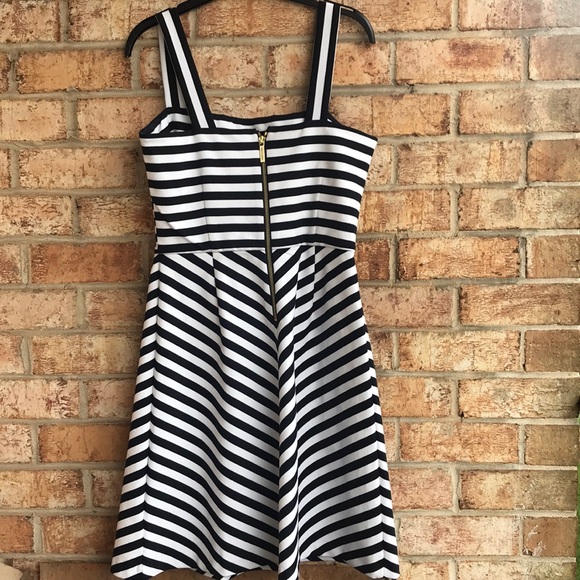 NWT Michael Kors Striped dress size 6 - Picture 2 of 9
